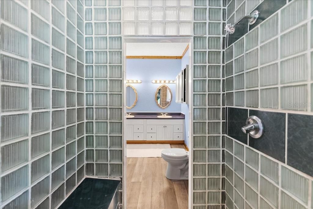 En Venta: $995,000 (5 camas, 6 baños, 6158 Pies cuadrados)