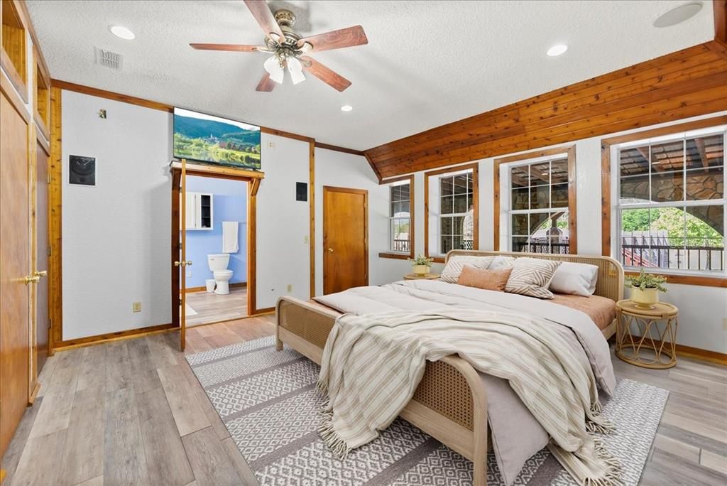 En Venta: $995,000 (5 camas, 6 baños, 6158 Pies cuadrados)