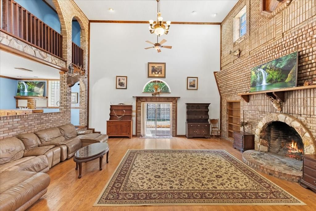 En Venta: $995,000 (5 camas, 6 baños, 6158 Pies cuadrados)