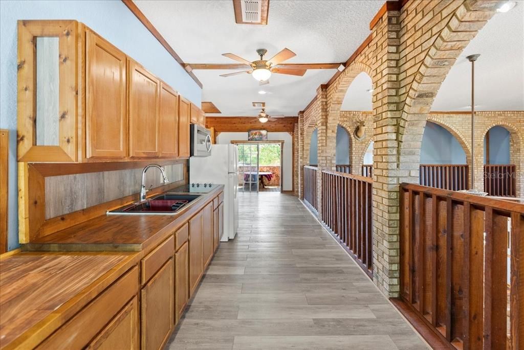 En Venta: $995,000 (5 camas, 6 baños, 6158 Pies cuadrados)