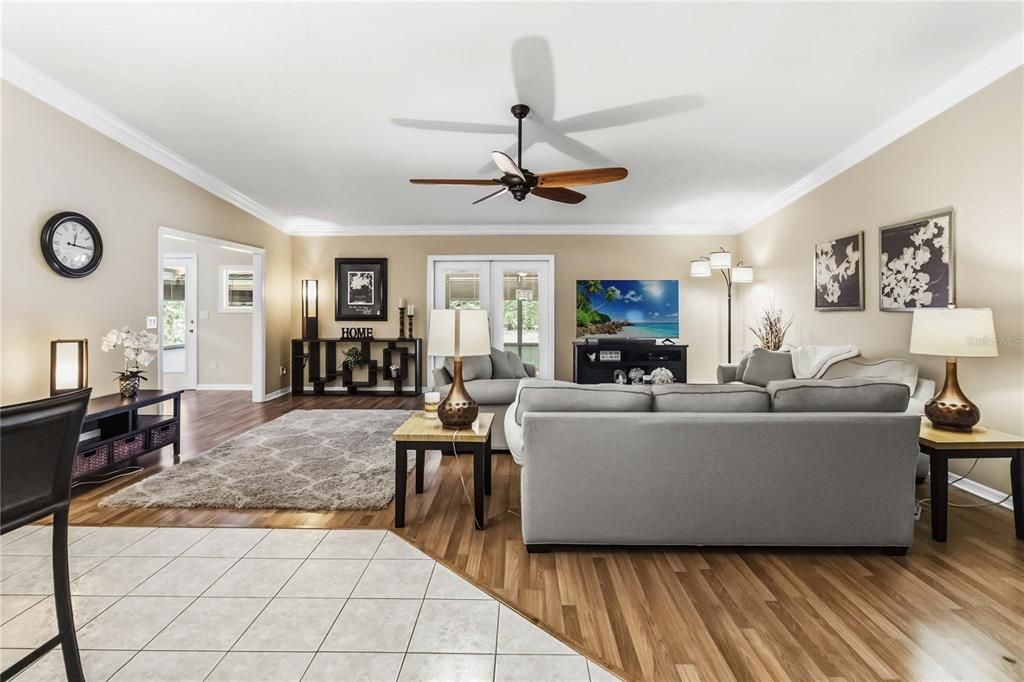 For Sale: $465,000 (3 beds, 2 baths, 1528 Square Feet)