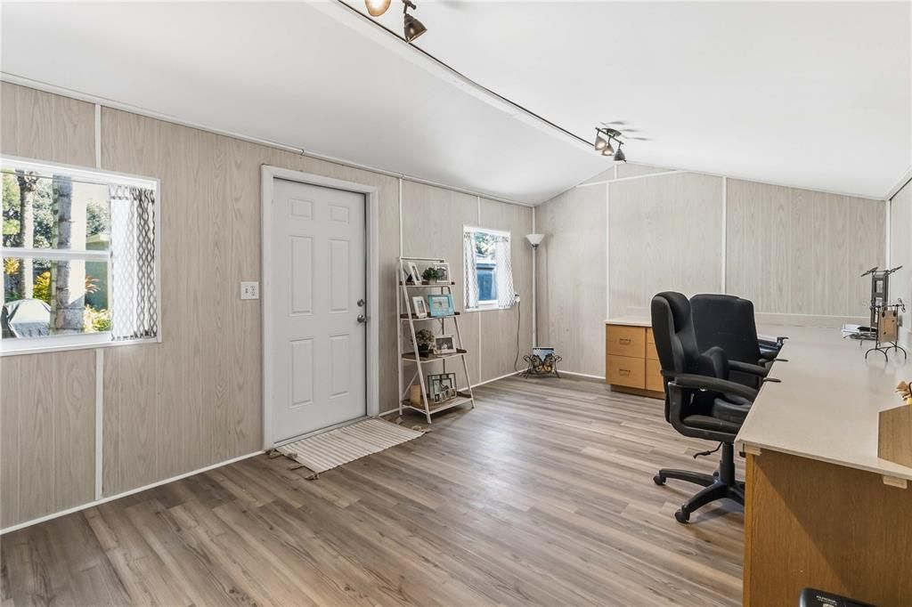 For Sale: $465,000 (3 beds, 2 baths, 1528 Square Feet)