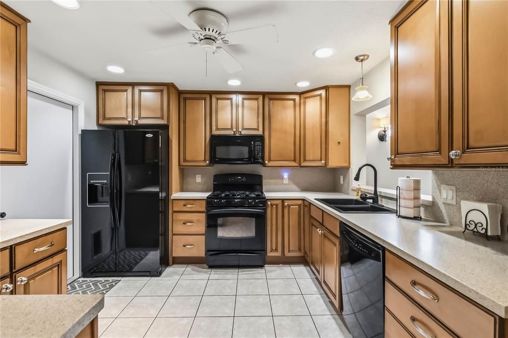 For Sale: $465,000 (3 beds, 2 baths, 1528 Square Feet)