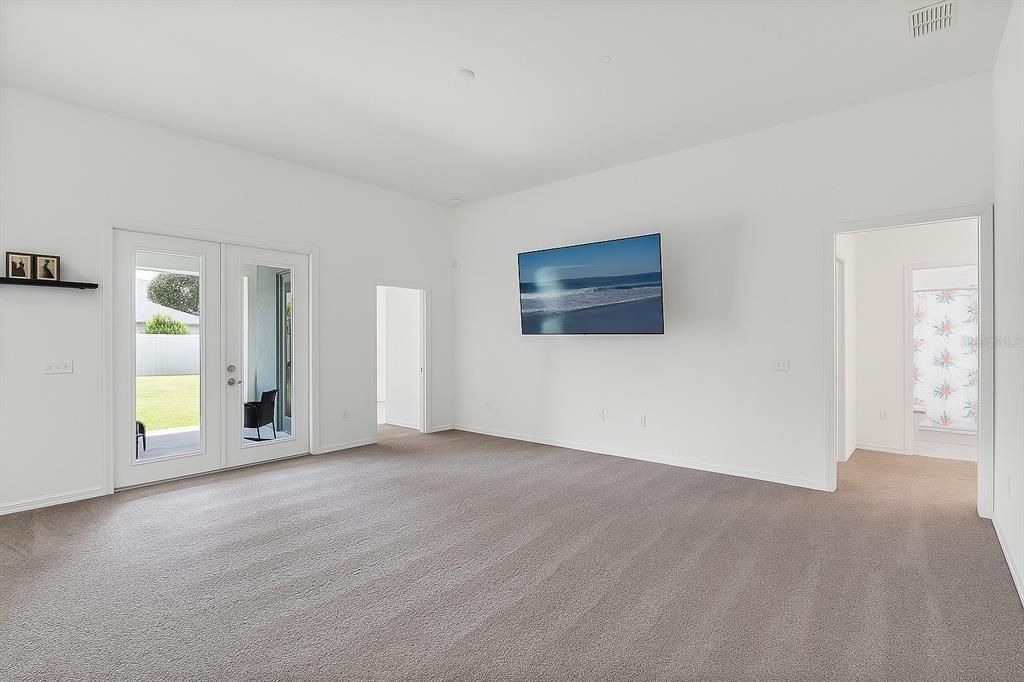 出租: $2,500 (4 贝兹, 3 浴室, 2447 平方英尺)