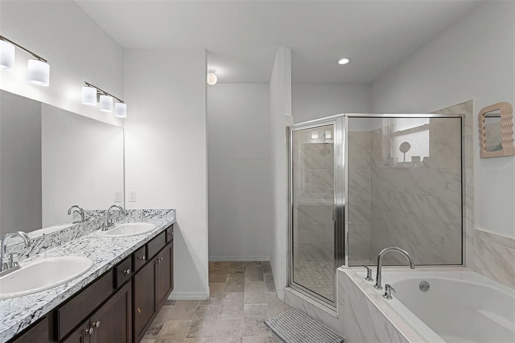 出租: $2,500 (4 贝兹, 3 浴室, 2447 平方英尺)