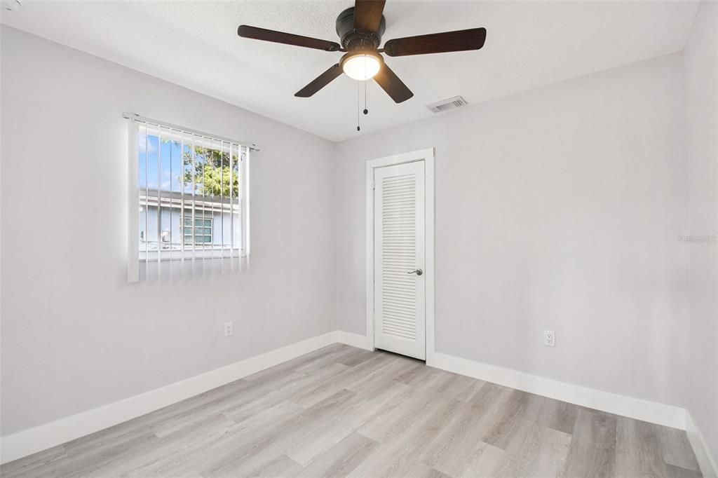 На продажу: $440,000 (2 спален, 1 ванн, 945 Квадратных фут)