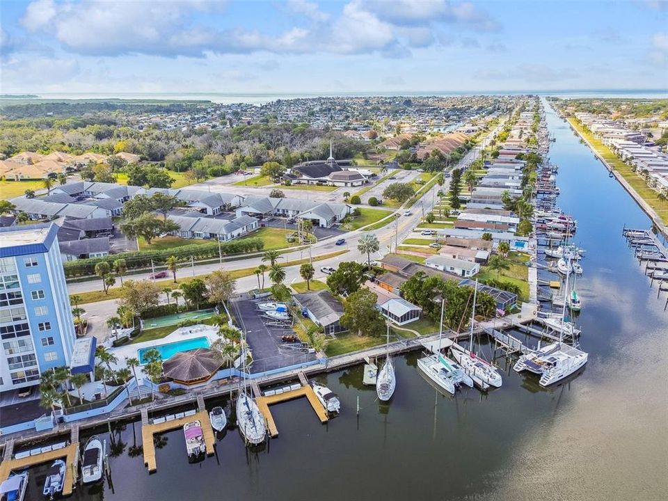 На продажу: $440,000 (2 спален, 1 ванн, 945 Квадратных фут)