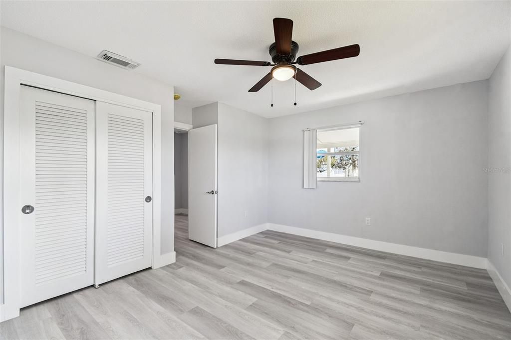 На продажу: $440,000 (2 спален, 1 ванн, 945 Квадратных фут)