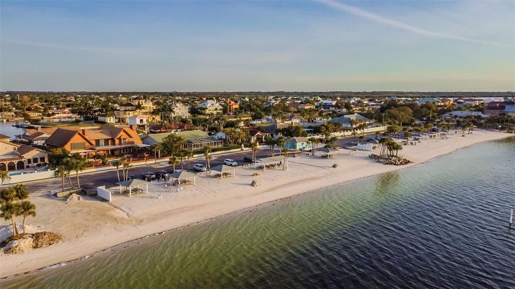 На продажу: $440,000 (2 спален, 1 ванн, 945 Квадратных фут)