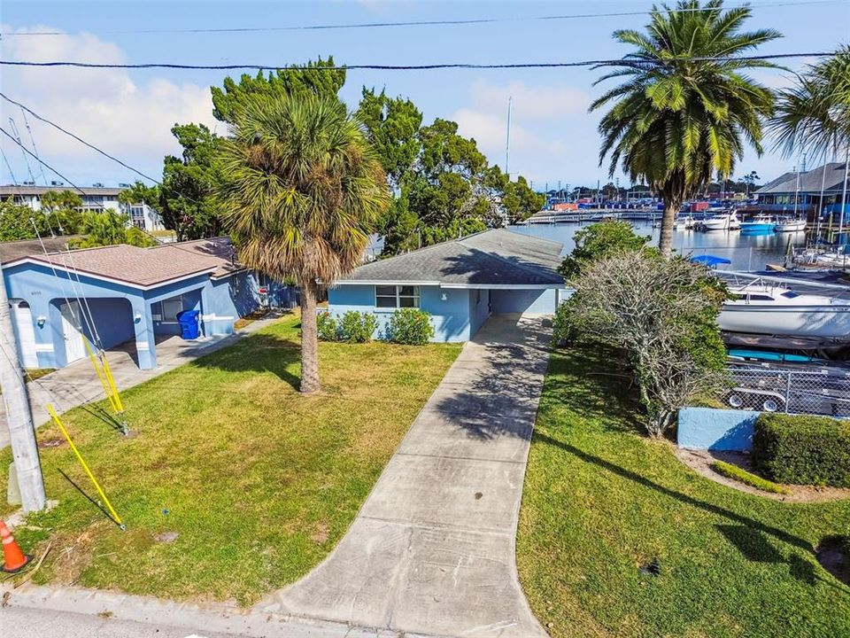 На продажу: $440,000 (2 спален, 1 ванн, 945 Квадратных фут)