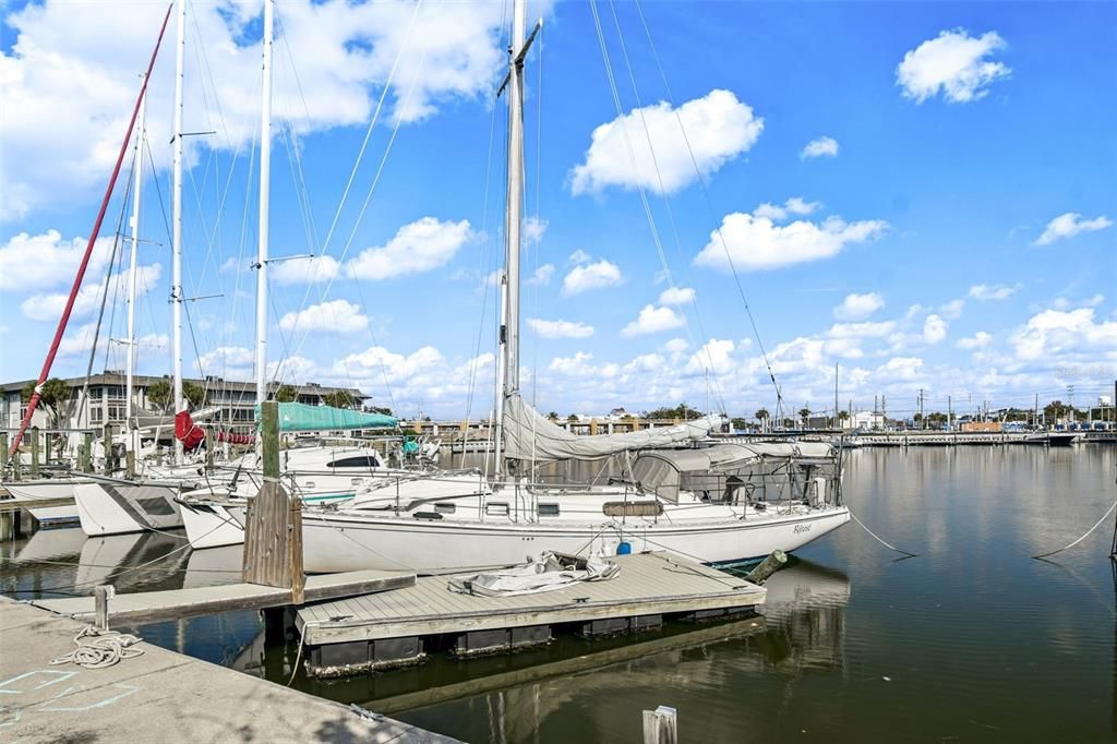 На продажу: $440,000 (2 спален, 1 ванн, 945 Квадратных фут)