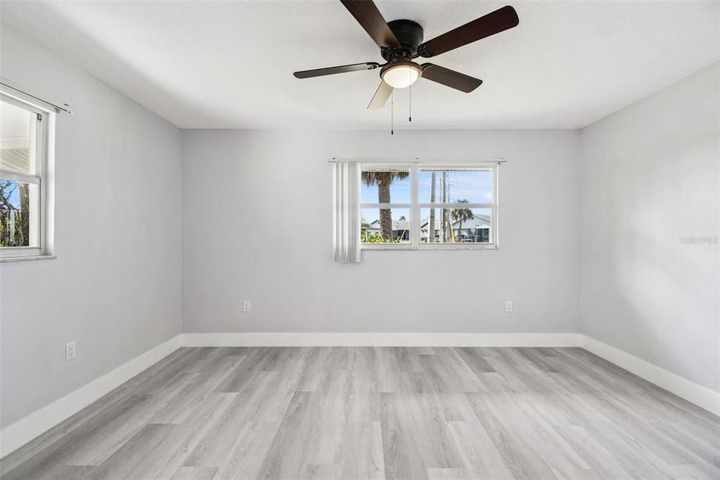 На продажу: $440,000 (2 спален, 1 ванн, 945 Квадратных фут)