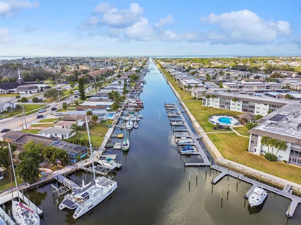 На продажу: $440,000 (2 спален, 1 ванн, 945 Квадратных фут)