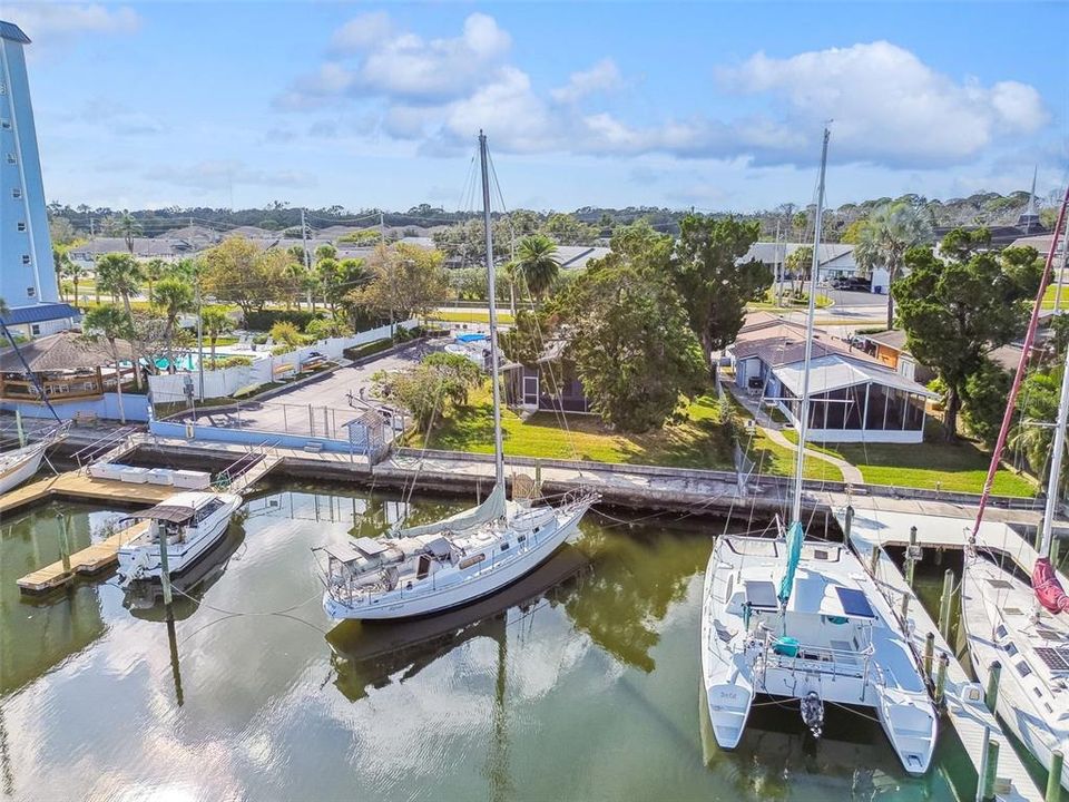 На продажу: $440,000 (2 спален, 1 ванн, 945 Квадратных фут)