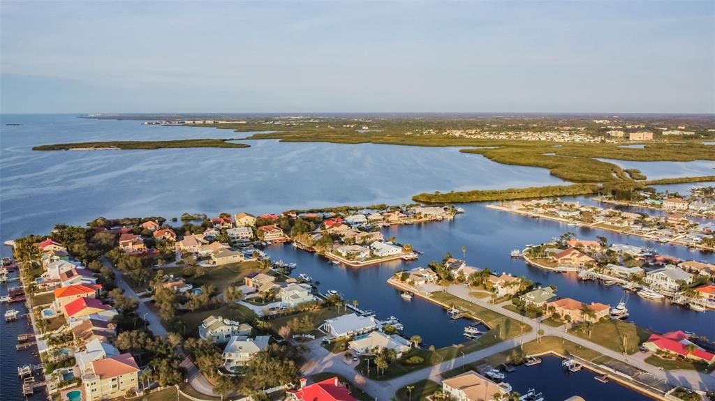 На продажу: $440,000 (2 спален, 1 ванн, 945 Квадратных фут)