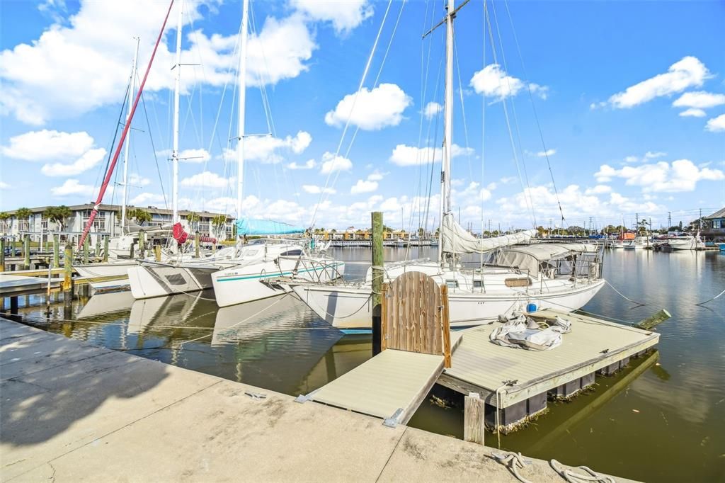 На продажу: $440,000 (2 спален, 1 ванн, 945 Квадратных фут)