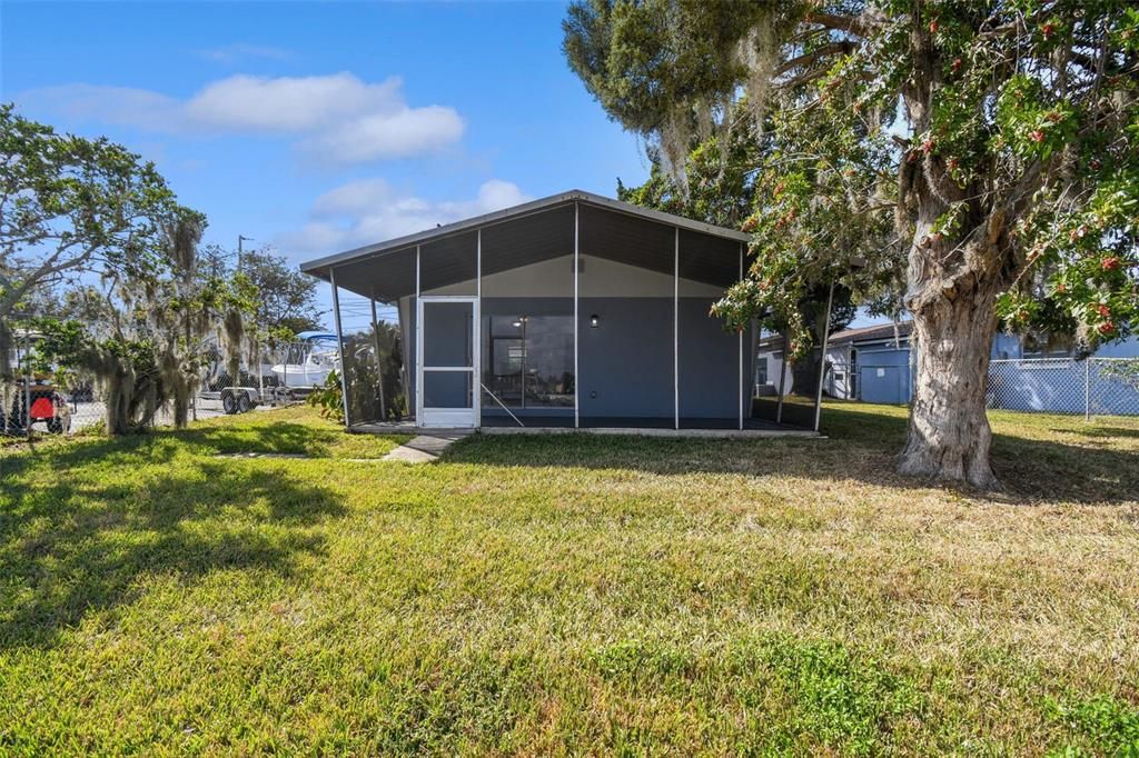 На продажу: $440,000 (2 спален, 1 ванн, 945 Квадратных фут)