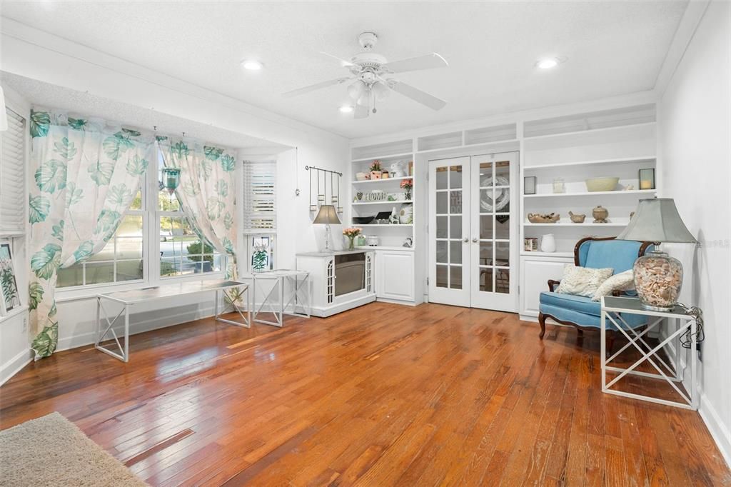 На продажу: $395,000 (4 спален, 2 ванн, 2327 Квадратных фут)