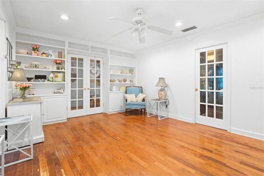 На продажу: $395,000 (4 спален, 2 ванн, 2327 Квадратных фут)