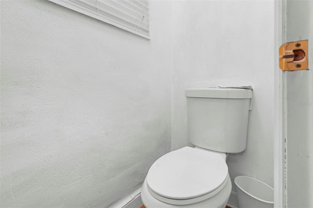 На продажу: $395,000 (4 спален, 2 ванн, 2327 Квадратных фут)