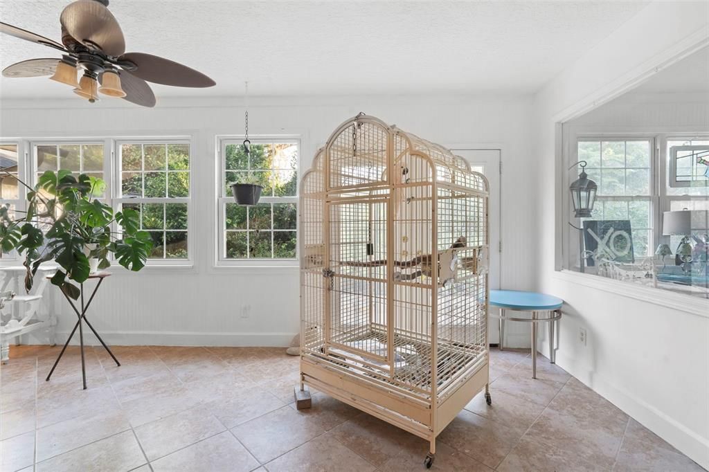 На продажу: $395,000 (4 спален, 2 ванн, 2327 Квадратных фут)