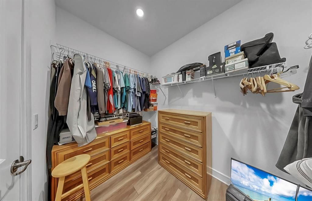 待售: $517,000 (2 贝兹, 2 浴室, 1919 平方英尺)