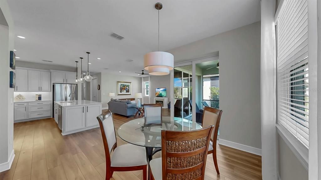 待售: $517,000 (2 贝兹, 2 浴室, 1919 平方英尺)