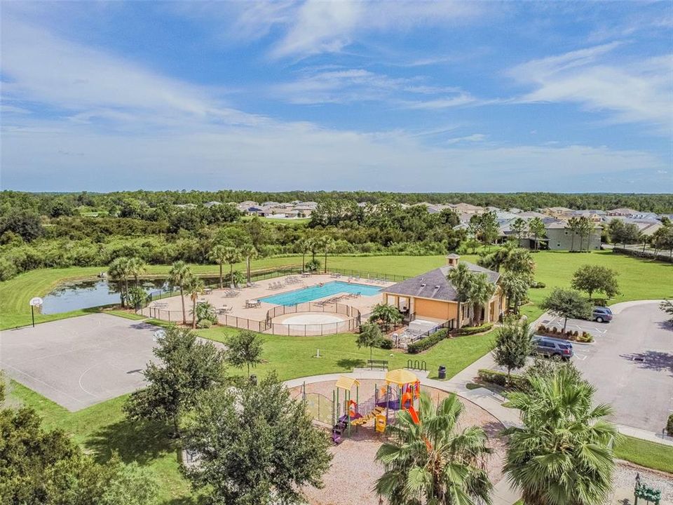 En Renta: $2,400 (4 camas, 2 baños, 2261 Pies cuadrados)