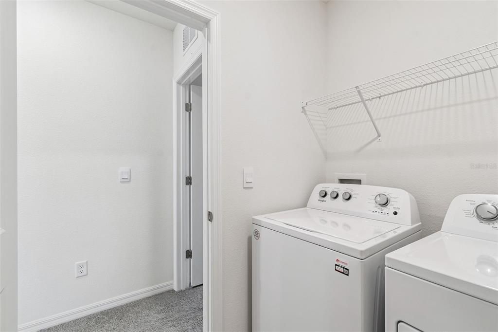 En Renta: $2,400 (4 camas, 2 baños, 2261 Pies cuadrados)