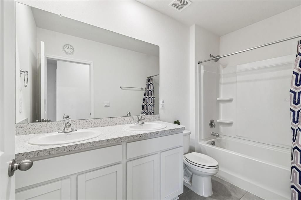 En Renta: $2,400 (4 camas, 2 baños, 2261 Pies cuadrados)