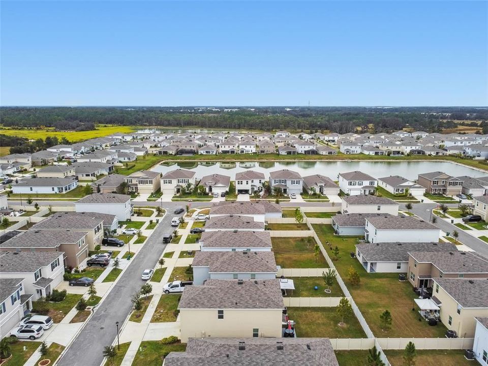 En Renta: $2,400 (4 camas, 2 baños, 2261 Pies cuadrados)