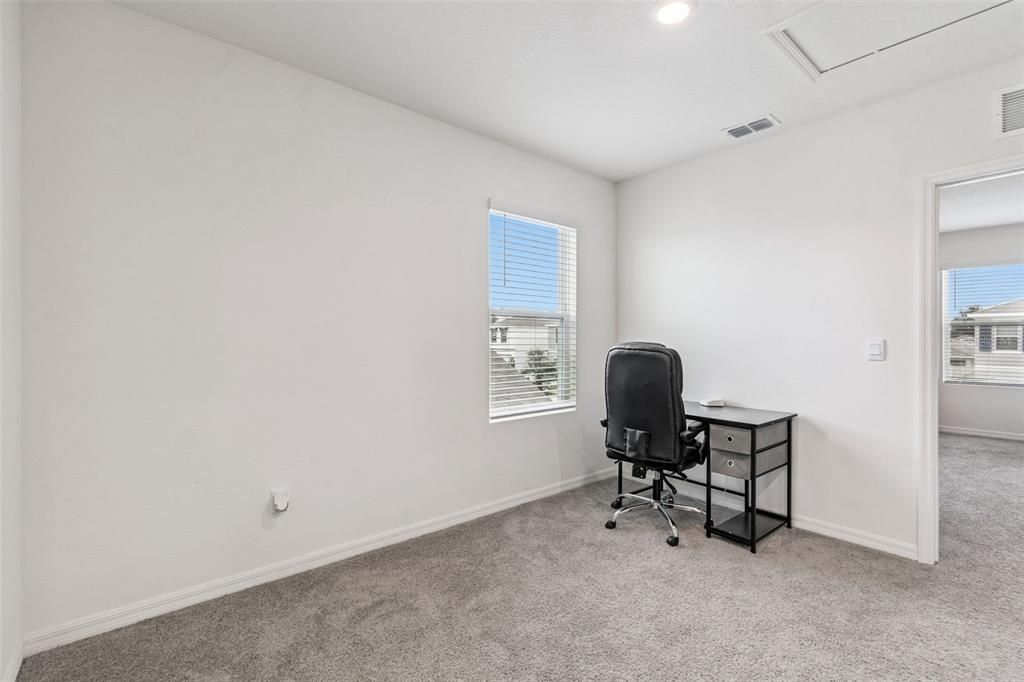 En Renta: $2,400 (4 camas, 2 baños, 2261 Pies cuadrados)