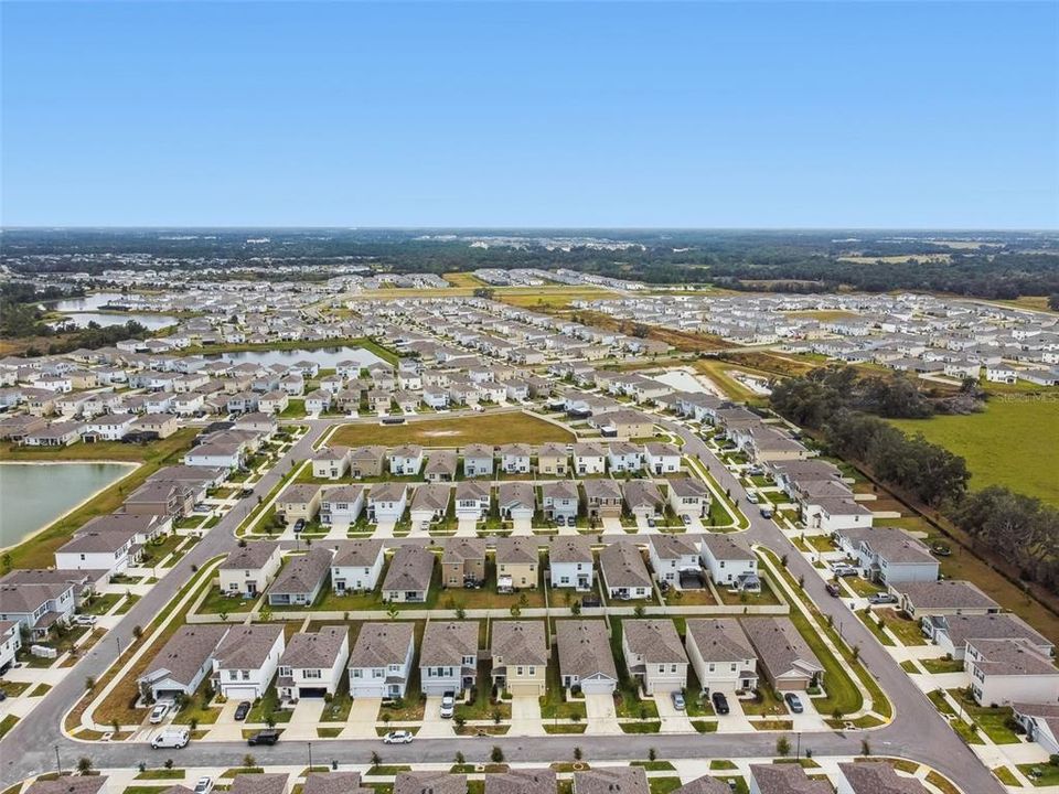 En Renta: $2,400 (4 camas, 2 baños, 2261 Pies cuadrados)