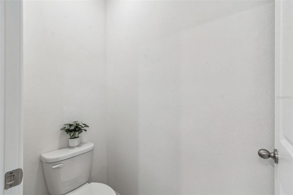 En Renta: $2,400 (4 camas, 2 baños, 2261 Pies cuadrados)