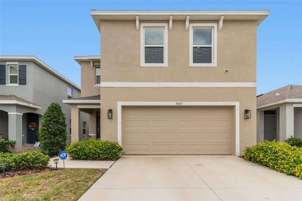 En Renta: $2,400 (4 camas, 2 baños, 2261 Pies cuadrados)