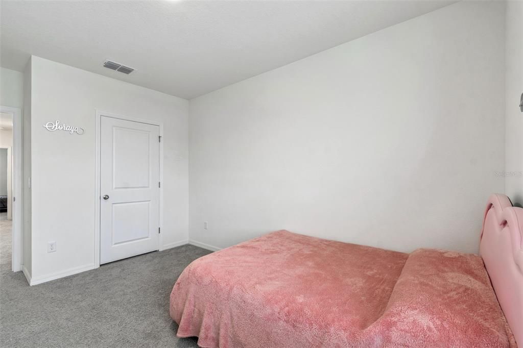 En Renta: $2,400 (4 camas, 2 baños, 2261 Pies cuadrados)