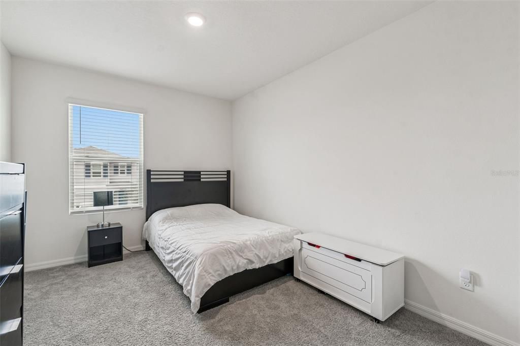 En Renta: $2,400 (4 camas, 2 baños, 2261 Pies cuadrados)