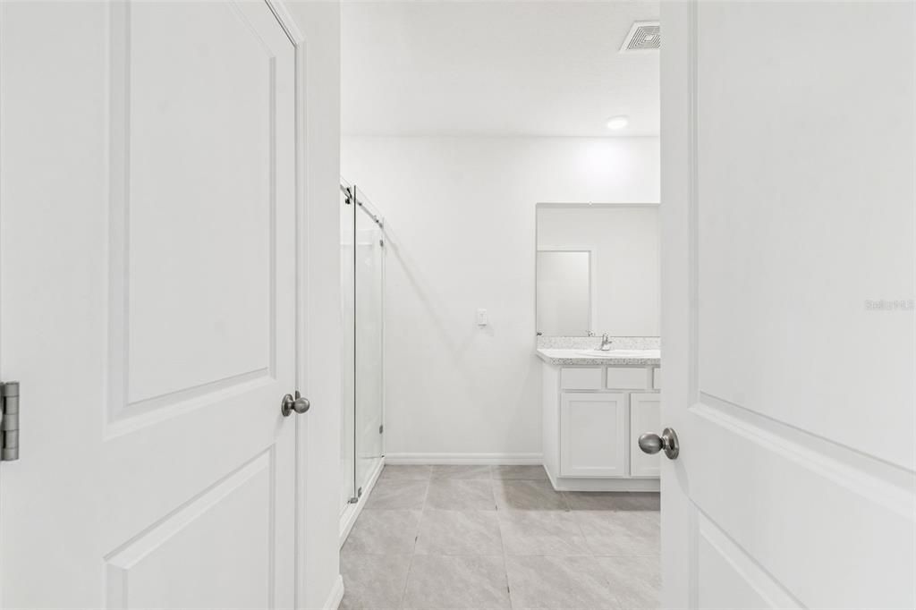 En Renta: $2,400 (4 camas, 2 baños, 2261 Pies cuadrados)