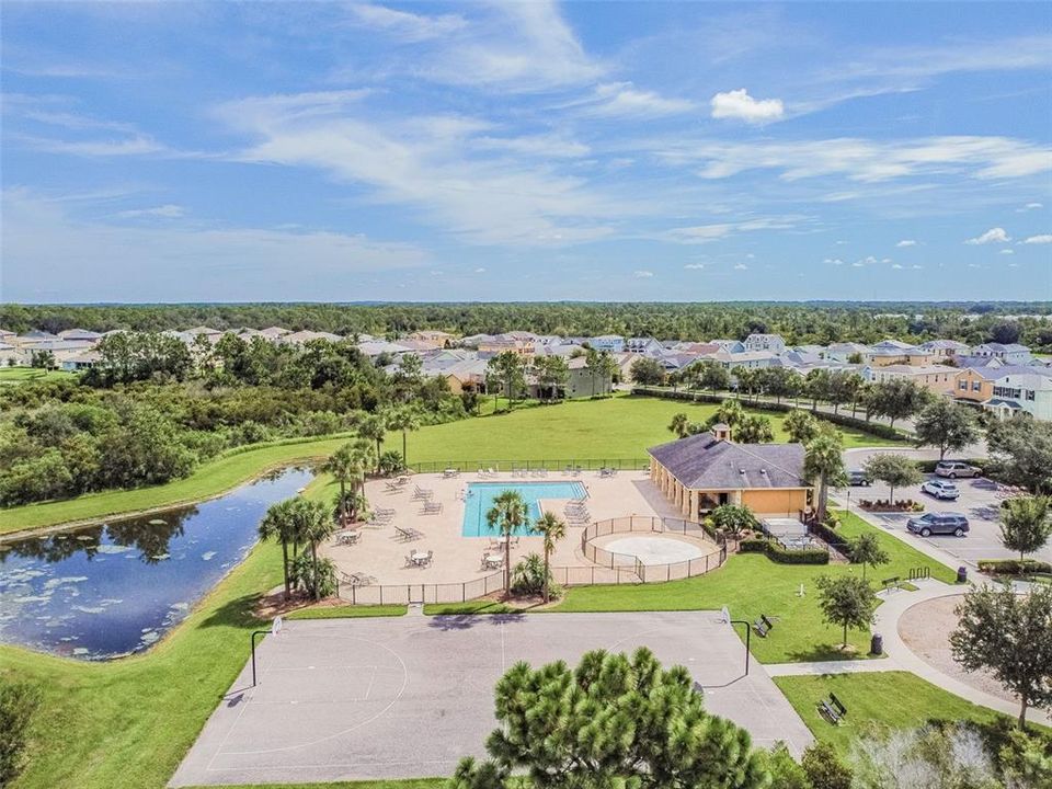 En Renta: $2,400 (4 camas, 2 baños, 2261 Pies cuadrados)