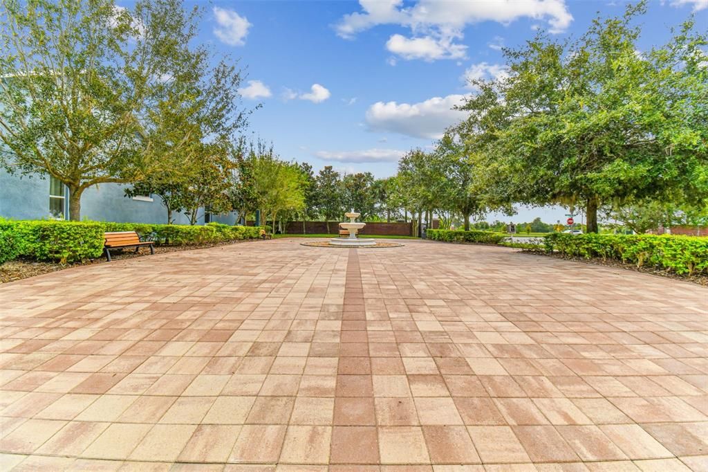 En Renta: $2,400 (4 camas, 2 baños, 2261 Pies cuadrados)