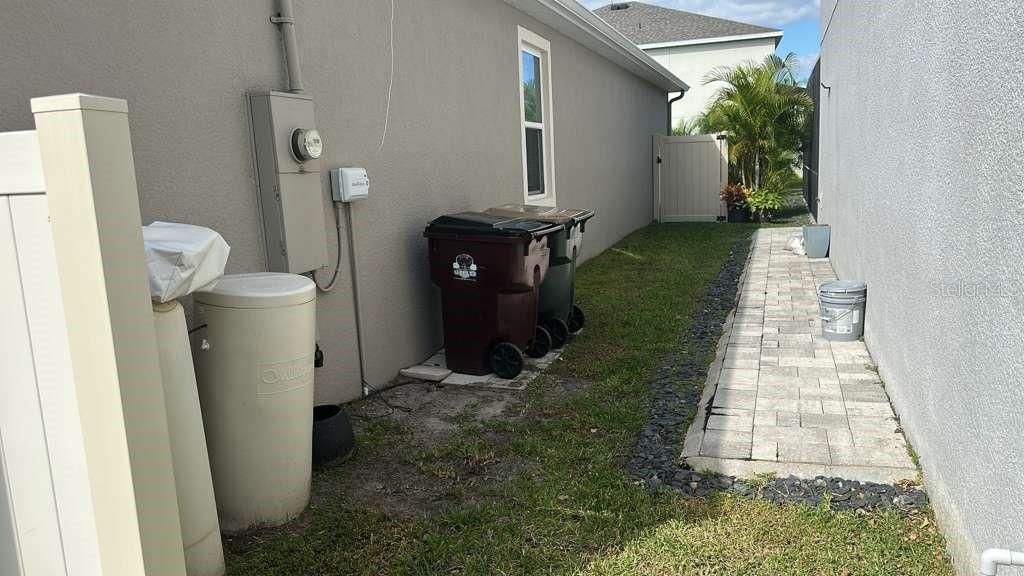 For Sale: $440,000 (4 beds, 2 baths, 2103 Square Feet)