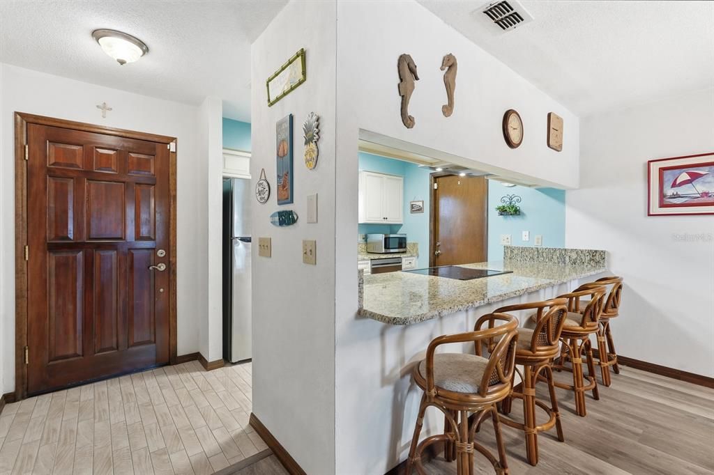 For Sale: $424,900 (2 beds, 2 baths, 1196 Square Feet)