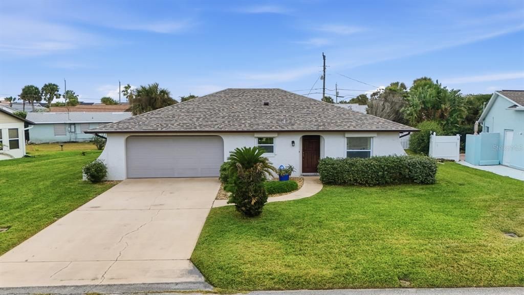 For Sale: $424,900 (2 beds, 2 baths, 1196 Square Feet)