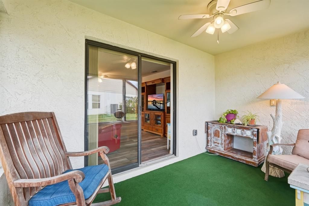 For Sale: $424,900 (2 beds, 2 baths, 1196 Square Feet)