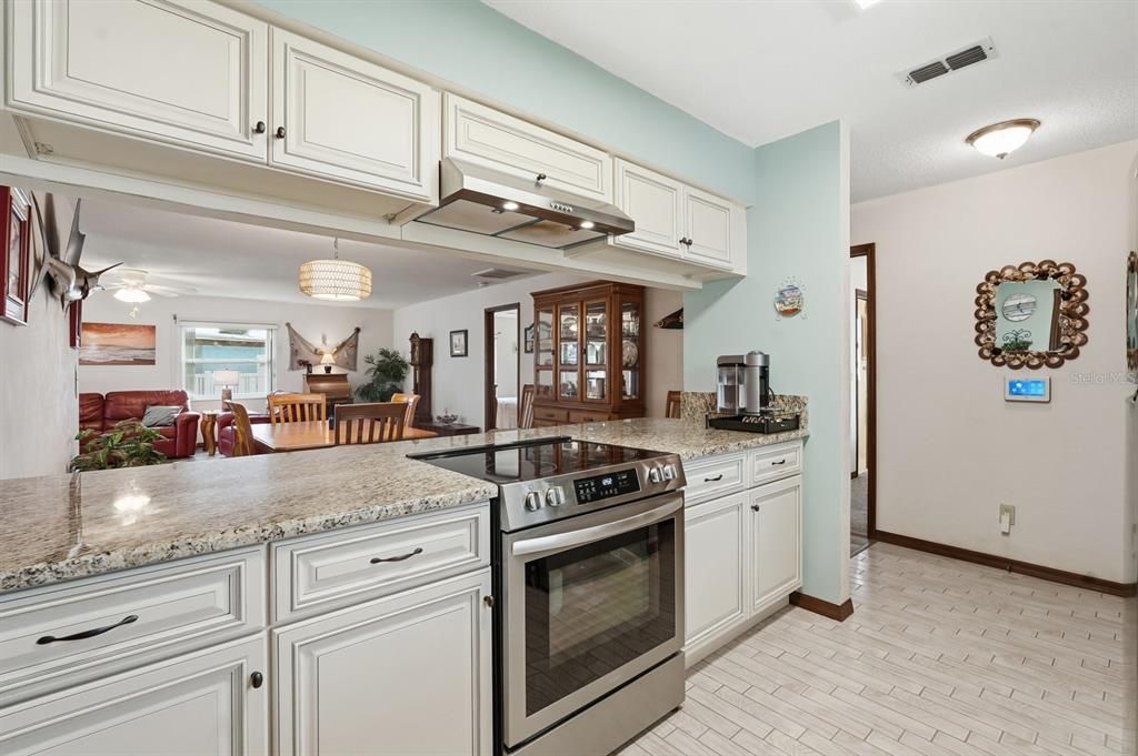 For Sale: $424,900 (2 beds, 2 baths, 1196 Square Feet)