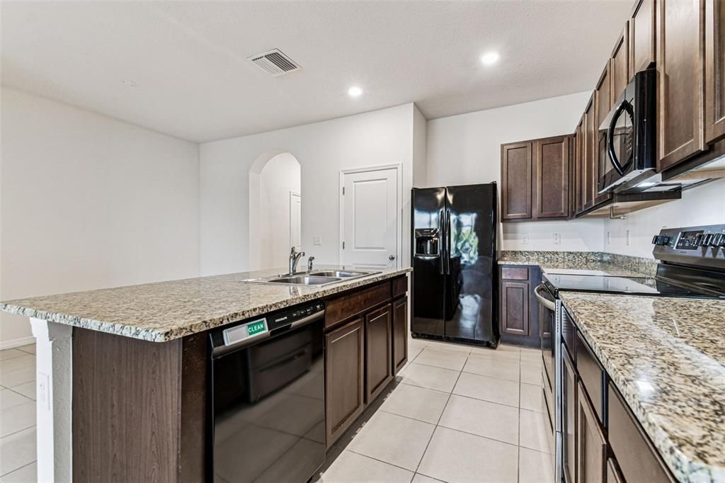 待售: $329,900 (3 贝兹, 2 浴室, 1673 平方英尺)