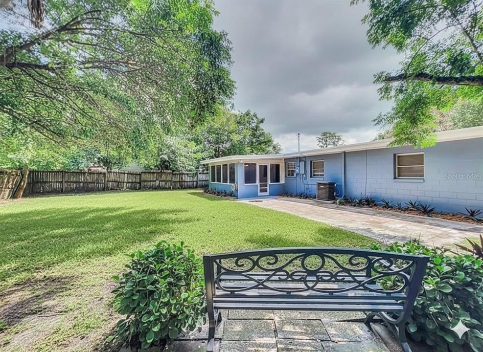 待售: $289,990 (3 贝兹, 1 浴室, 969 平方英尺)