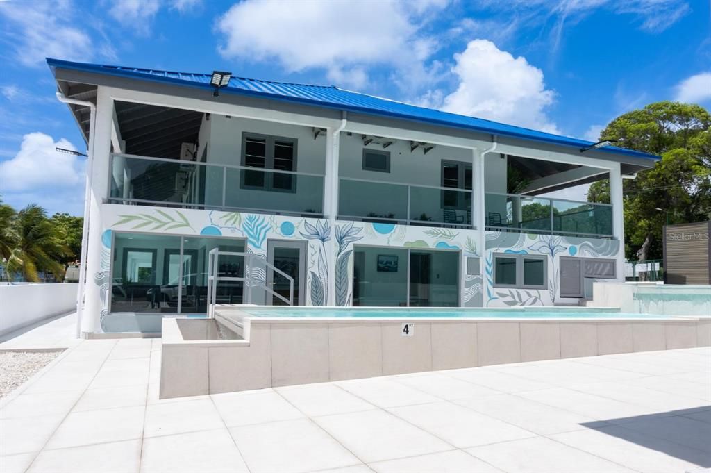Active With Contract: $2,395,000 (8 beds, 7 baths, 6000 Square Feet)