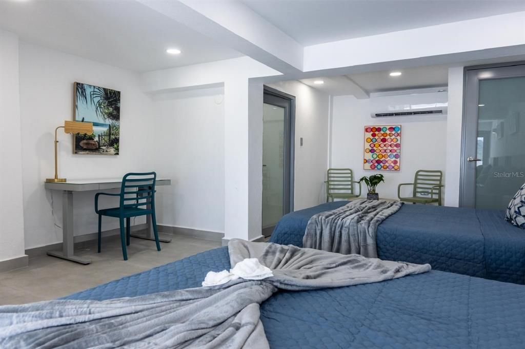 Active With Contract: $2,395,000 (8 beds, 7 baths, 6000 Square Feet)
