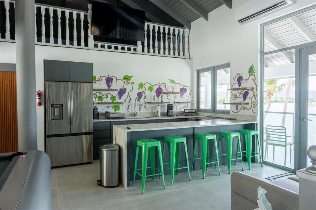 Active With Contract: $2,395,000 (8 beds, 7 baths, 6000 Square Feet)